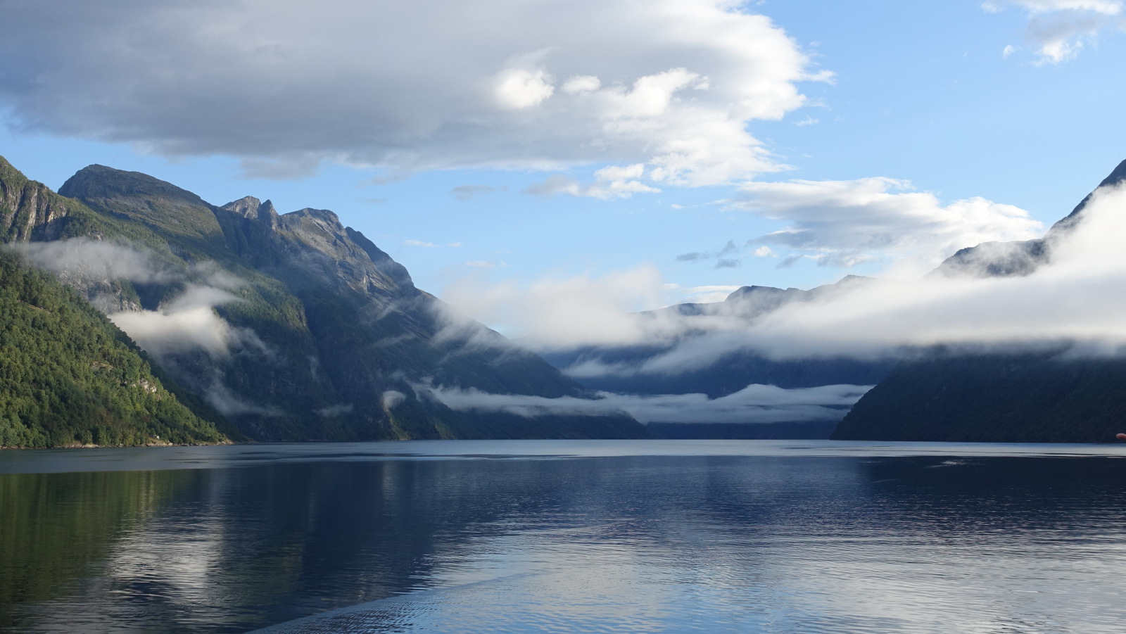 Klicke auf die Grafik für eine vergrößerte Ansicht

Name: 2025 Norge 0095_resize.jpg
Ansichten: 574
Größe: 417,1 KB
ID: 3345678