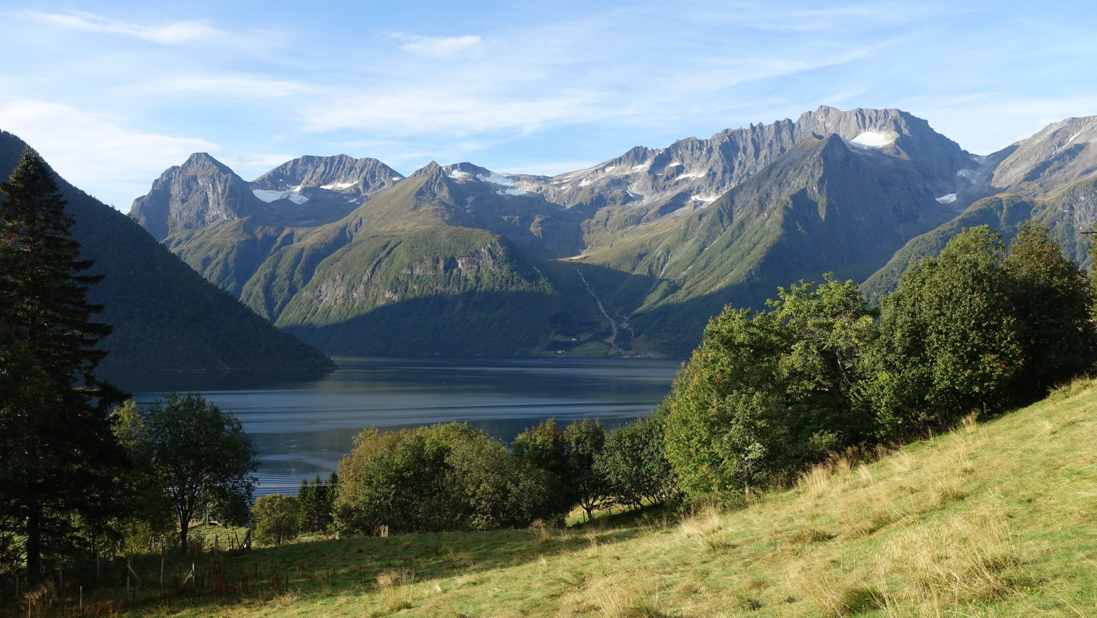 Klicke auf die Grafik für eine vergrößerte Ansicht

Name: 2025 Norge 0122_resize.jpg
Ansichten: 577
Größe: 707,7 KB
ID: 3345705