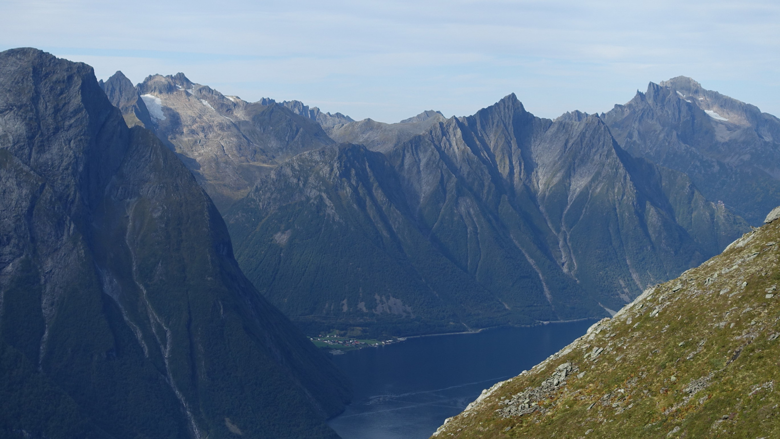 Klicke auf die Grafik für eine vergrößerte Ansicht

Name: 2025 Norge 0124_resize.jpg
Ansichten: 571
Größe: 517,8 KB
ID: 3345706