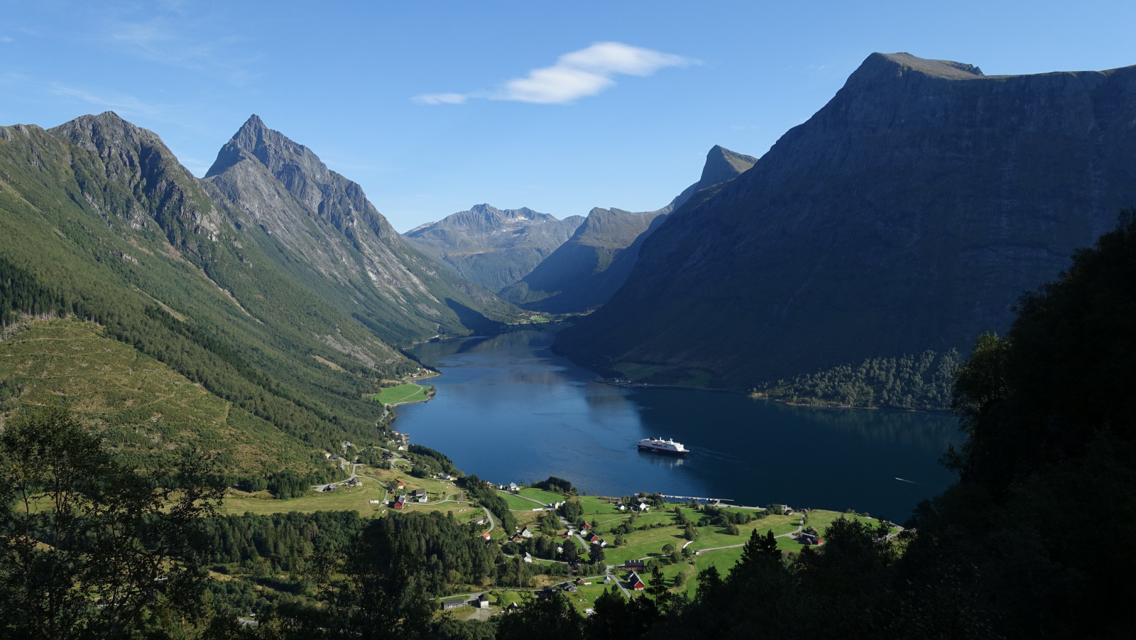 Klicke auf die Grafik für eine vergrößerte Ansicht

Name: 2025 Norge 0128_resize.jpg
Ansichten: 574
Größe: 545,8 KB
ID: 3345711