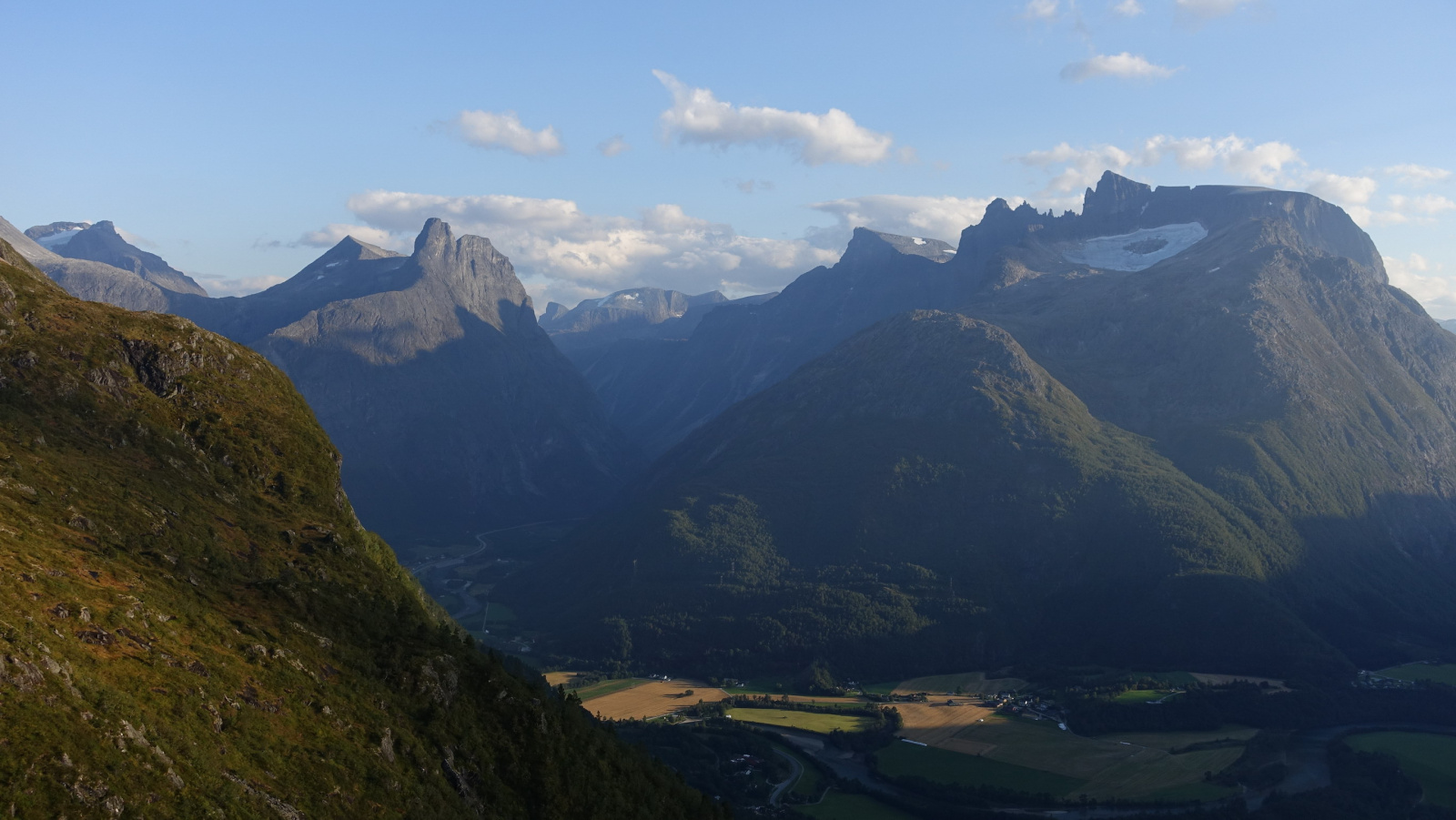Klicke auf die Grafik für eine vergrößerte Ansicht

Name: 2025 Norge 0136_resize.jpg
Ansichten: 567
Größe: 418,7 KB
ID: 3345714