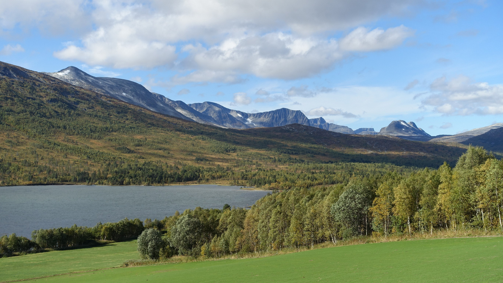 Klicke auf die Grafik für eine vergrößerte Ansicht

Name: 2025 Norge 0142_resize.jpg
Ansichten: 576
Größe: 656,3 KB
ID: 3345719