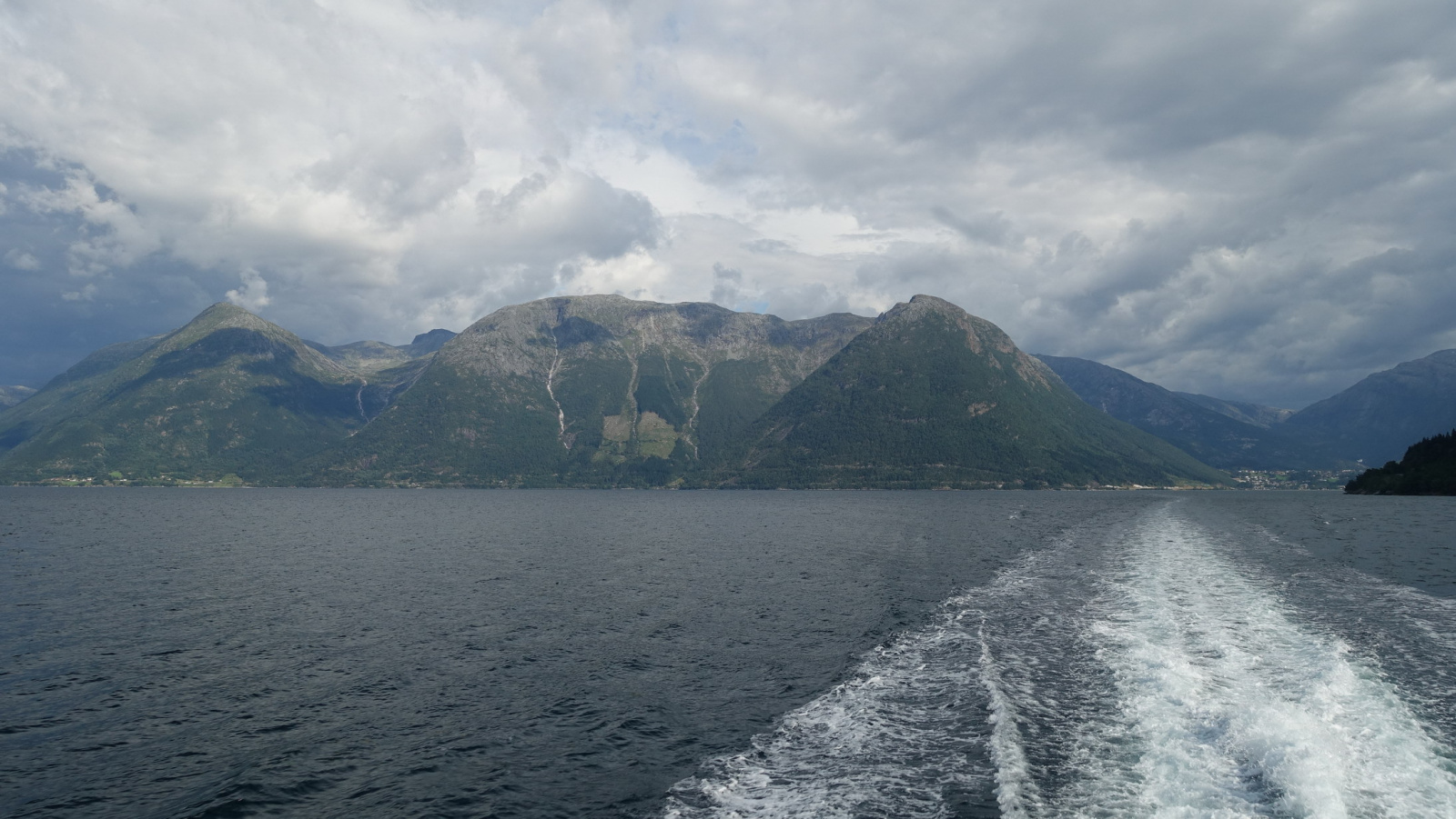 Klicke auf die Grafik für eine vergrößerte Ansicht

Name: 2025 Norge 0162_resize.jpg
Ansichten: 262
Größe: 483,6 KB
ID: 3346018