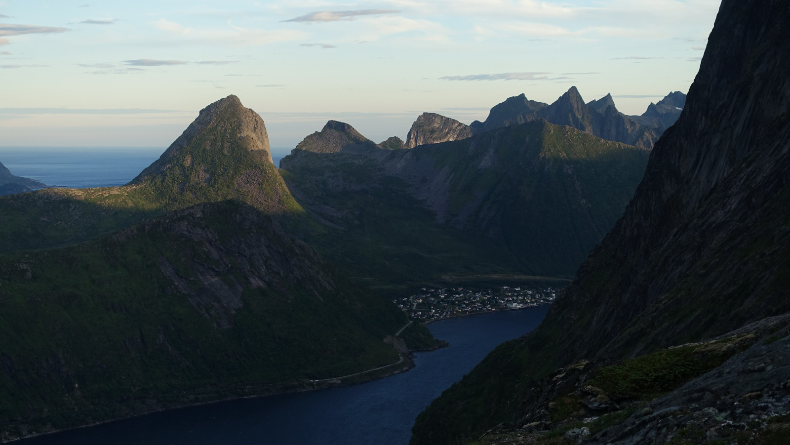 Klicke auf die Grafik für eine vergrößerte Ansicht

Name: 2025 Norge 0209.jpg
Ansichten: 296
Größe: 380,6 KB
ID: 3347036