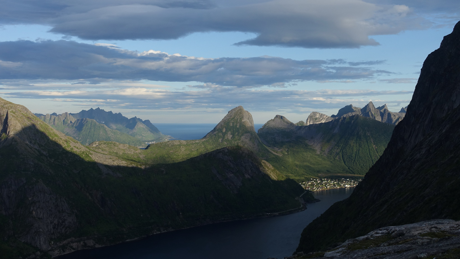 Klicke auf die Grafik für eine vergrößerte Ansicht

Name: 2025 Norge 0213.jpg
Ansichten: 294
Größe: 407,5 KB
ID: 3347040