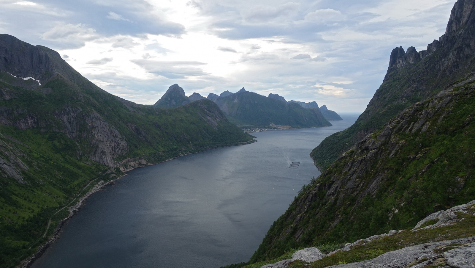 Klicke auf die Grafik für eine vergrößerte Ansicht

Name: 2025 Norge 0217.jpg
Ansichten: 297
Größe: 513,6 KB
ID: 3347043