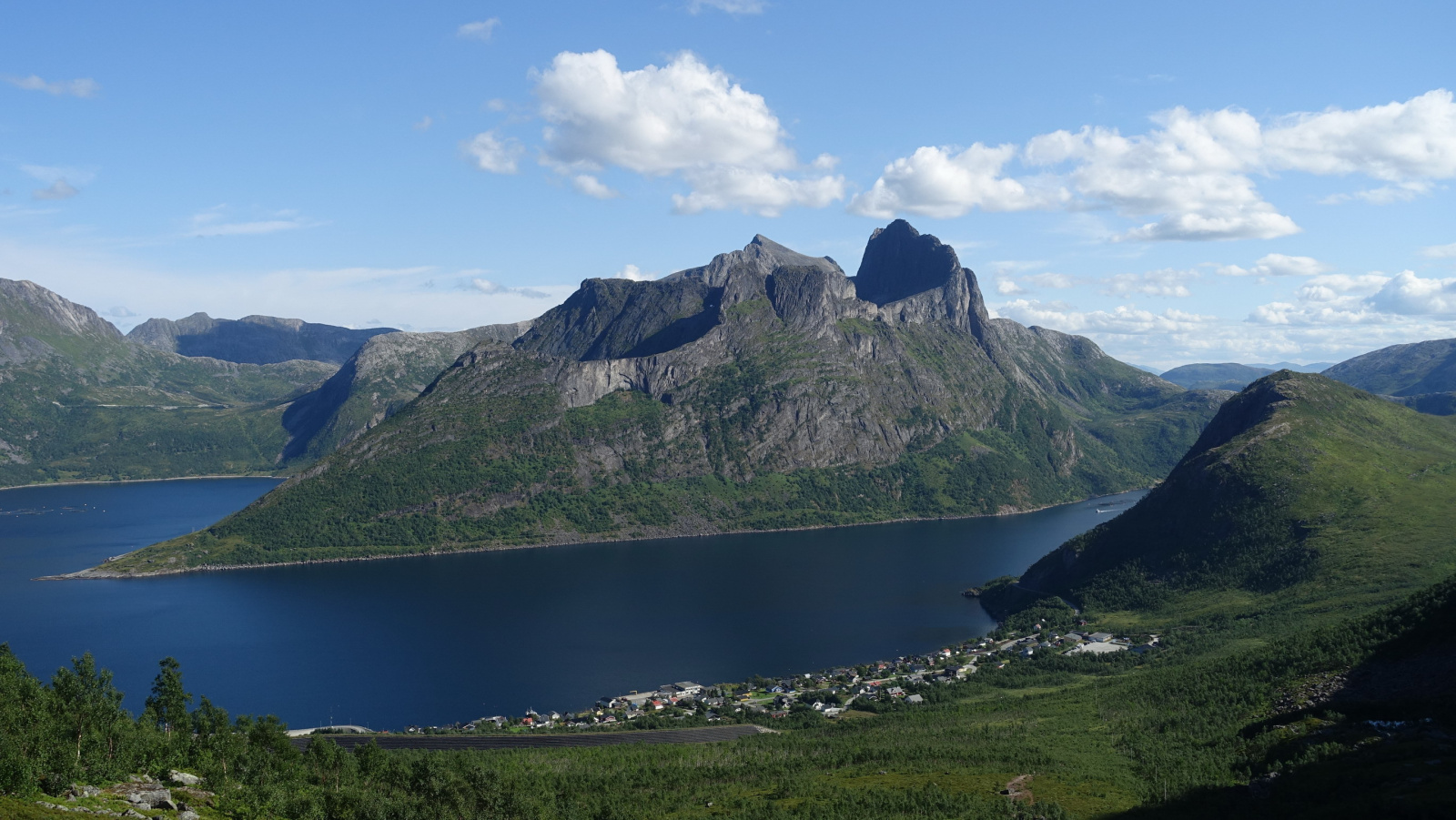 Klicke auf die Grafik für eine vergrößerte Ansicht

Name: 2025 Norge 0223.jpg
Ansichten: 292
Größe: 549,0 KB
ID: 3347059