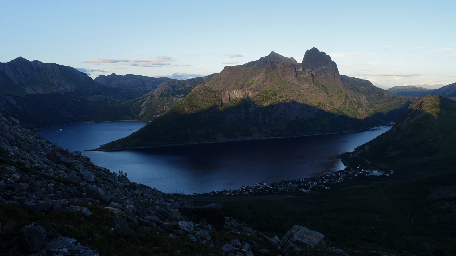 Klicke auf die Grafik für eine vergrößerte Ansicht

Name: 2025 Norge 0246.jpg
Ansichten: 279
Größe: 393,1 KB
ID: 3347079