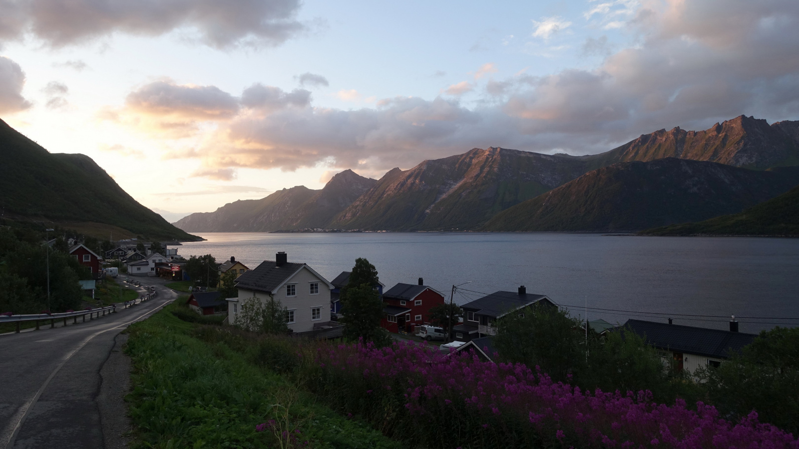 Klicke auf die Grafik für eine vergrößerte Ansicht

Name: 2025 Norge 0252.jpg
Ansichten: 178
Größe: 419,8 KB
ID: 3347632