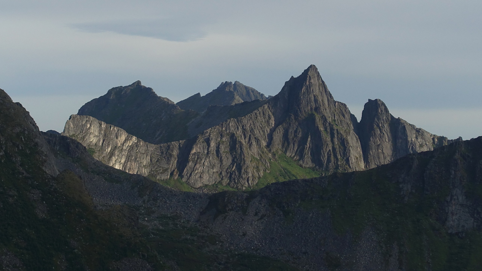 Klicke auf die Grafik für eine vergrößerte Ansicht

Name: 2025 Norge 0255.jpg
Ansichten: 173
Größe: 398,2 KB
ID: 3347634