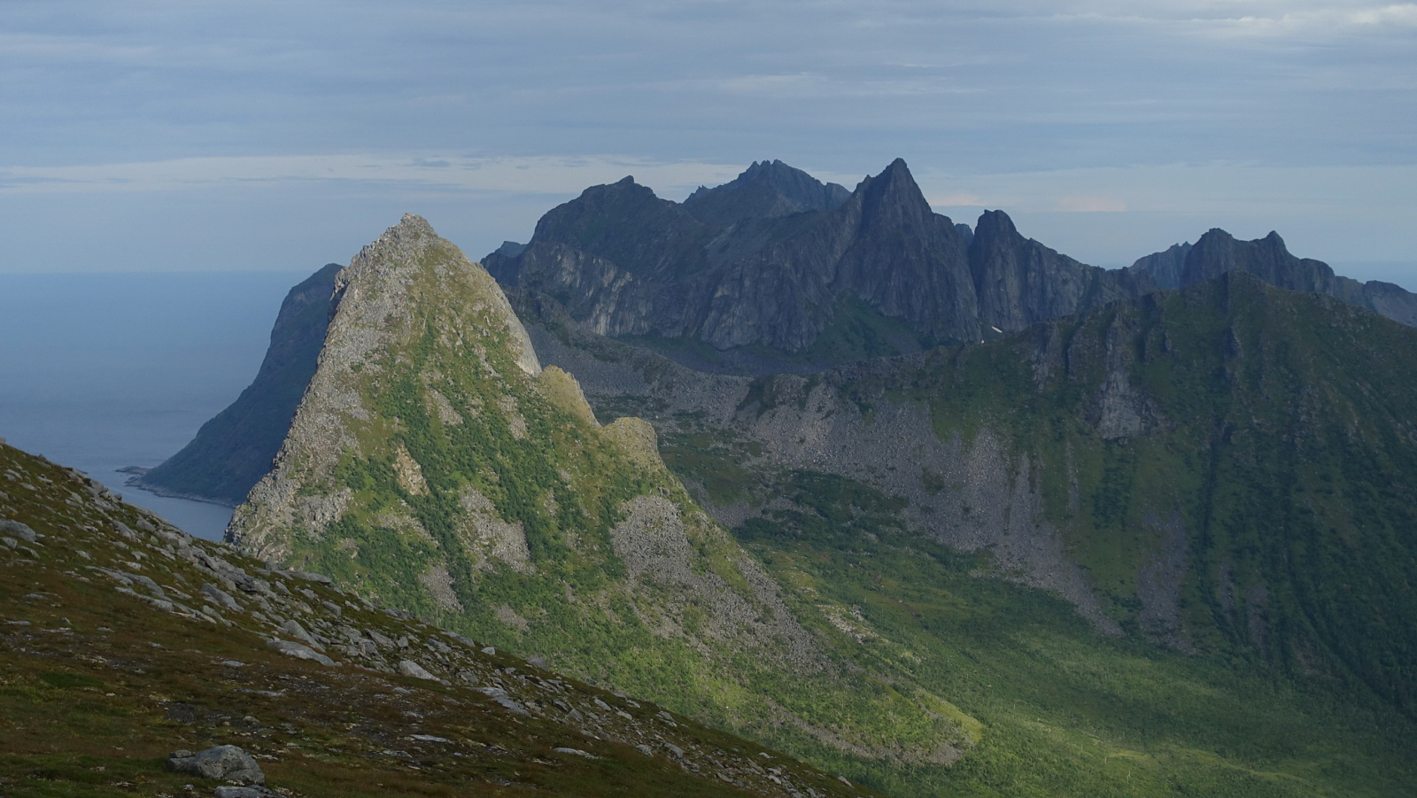 Klicke auf die Grafik für eine vergrößerte Ansicht

Name: 2025 Norge 0257.jpg
Ansichten: 173
Größe: 530,8 KB
ID: 3347637