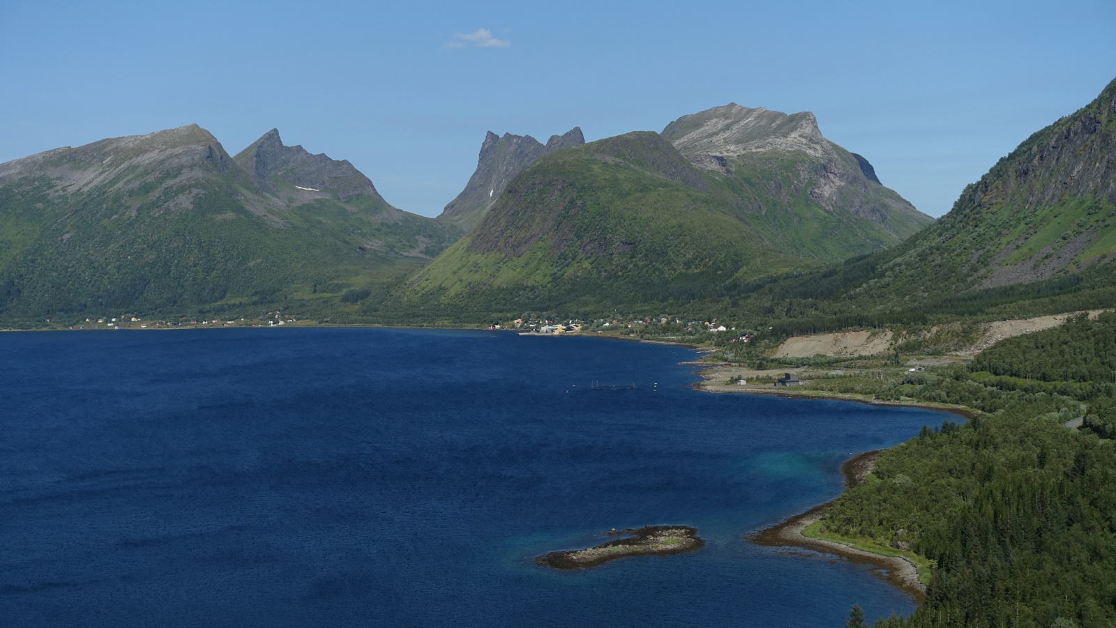 Klicke auf die Grafik für eine vergrößerte Ansicht

Name: 2025 Norge 0299.jpg
Ansichten: 167
Größe: 513,5 KB
ID: 3347694