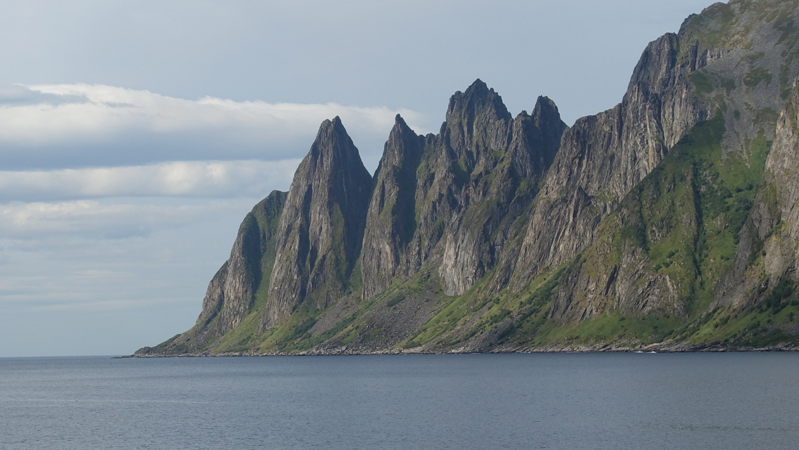 Klicke auf die Grafik für eine vergrößerte Ansicht

Name: 2025 Norge 0309.jpg
Ansichten: 164
Größe: 512,9 KB
ID: 3347696