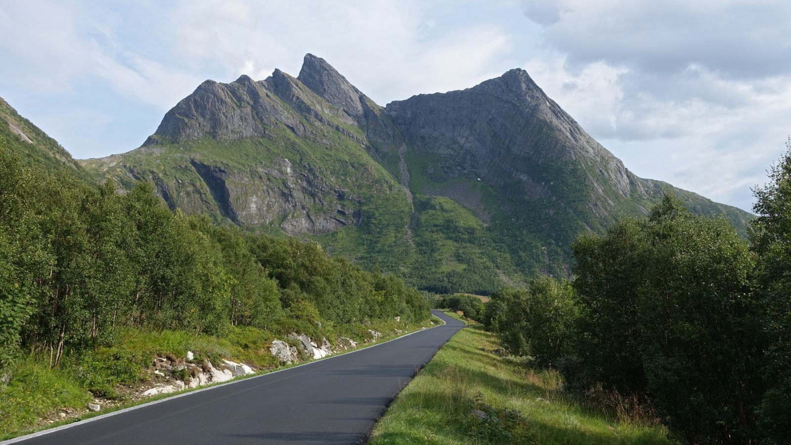Klicke auf die Grafik für eine vergrößerte Ansicht

Name: 2025 Norge 0310.jpg
Ansichten: 162
Größe: 704,7 KB
ID: 3347698