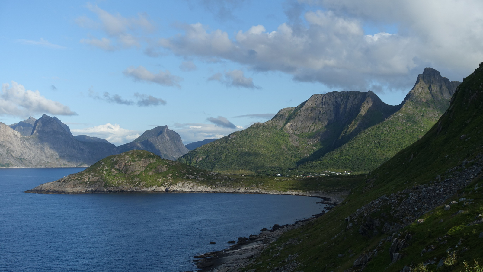 Klicke auf die Grafik für eine vergrößerte Ansicht

Name: 2025 Norge 0330.jpg
Ansichten: 126
Größe: 482,3 KB
ID: 3348109