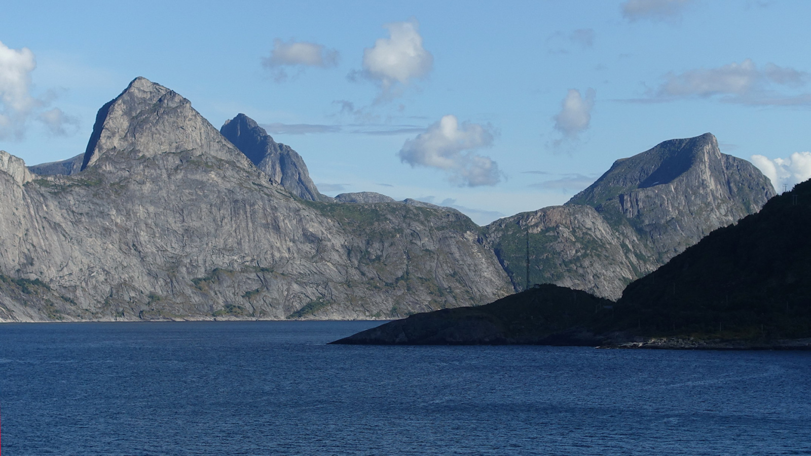 Klicke auf die Grafik für eine vergrößerte Ansicht

Name: 2025 Norge 0343.jpg
Ansichten: 121
Größe: 541,9 KB
ID: 3348126
