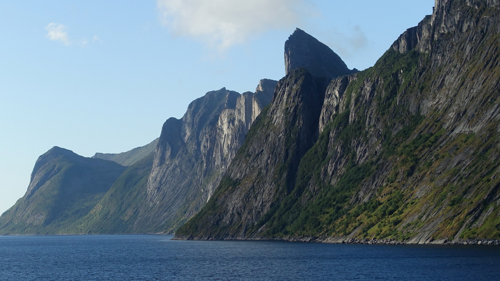 Klicke auf die Grafik für eine vergrößerte Ansicht

Name: 2025 Norge 0352.jpg
Ansichten: 117
Größe: 564,8 KB
ID: 3348140
