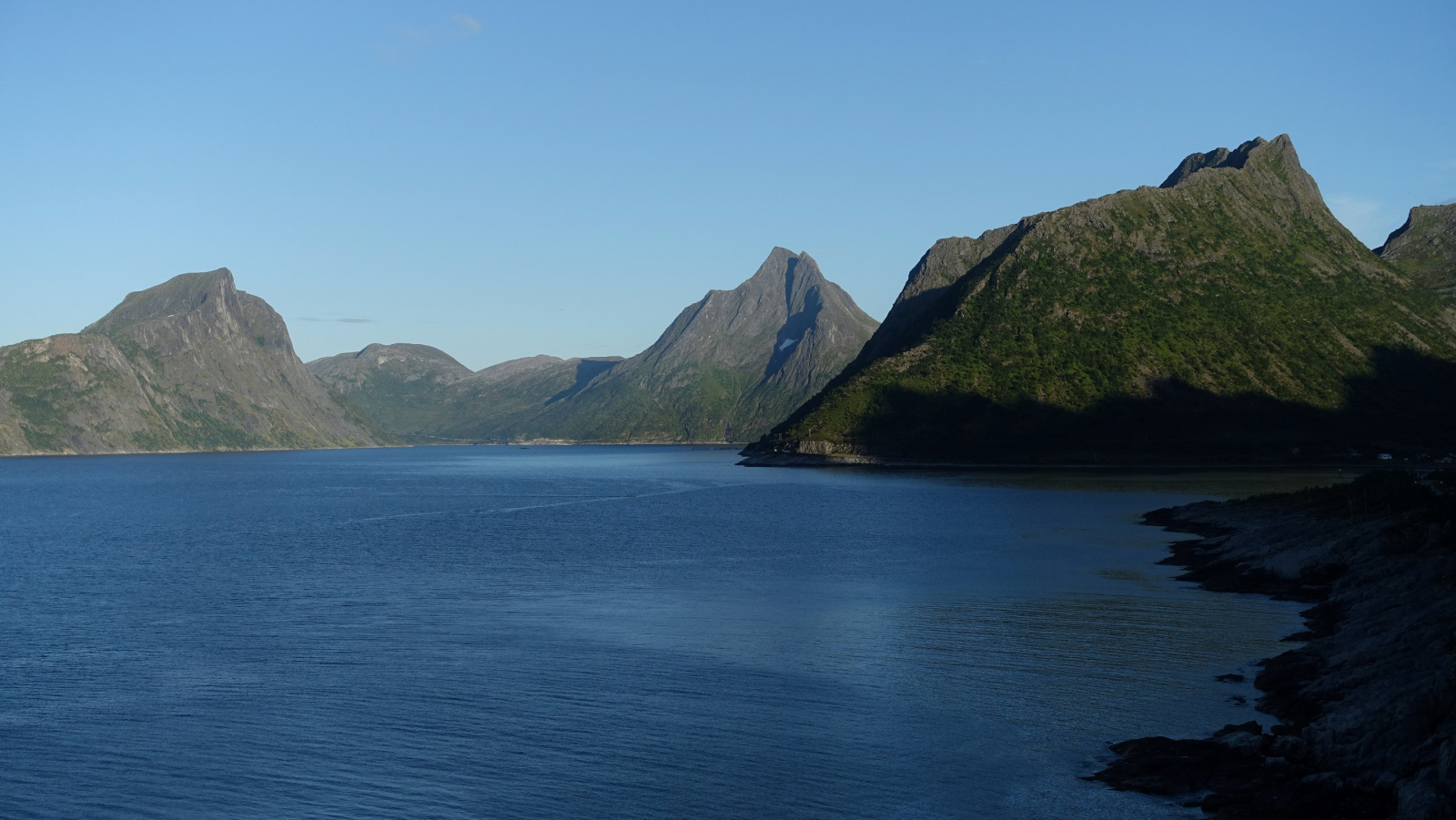 Klicke auf die Grafik für eine vergrößerte Ansicht

Name: 2025 Norge 0357.jpg
Ansichten: 118
Größe: 452,3 KB
ID: 3348145