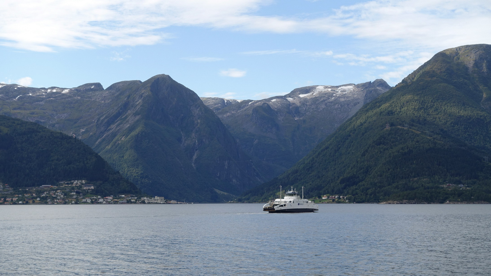 Klicke auf die Grafik für eine vergrößerte Ansicht

Name: 2025 Norge 0469.jpg
Ansichten: 492
Größe: 504,9 KB
ID: 3350638