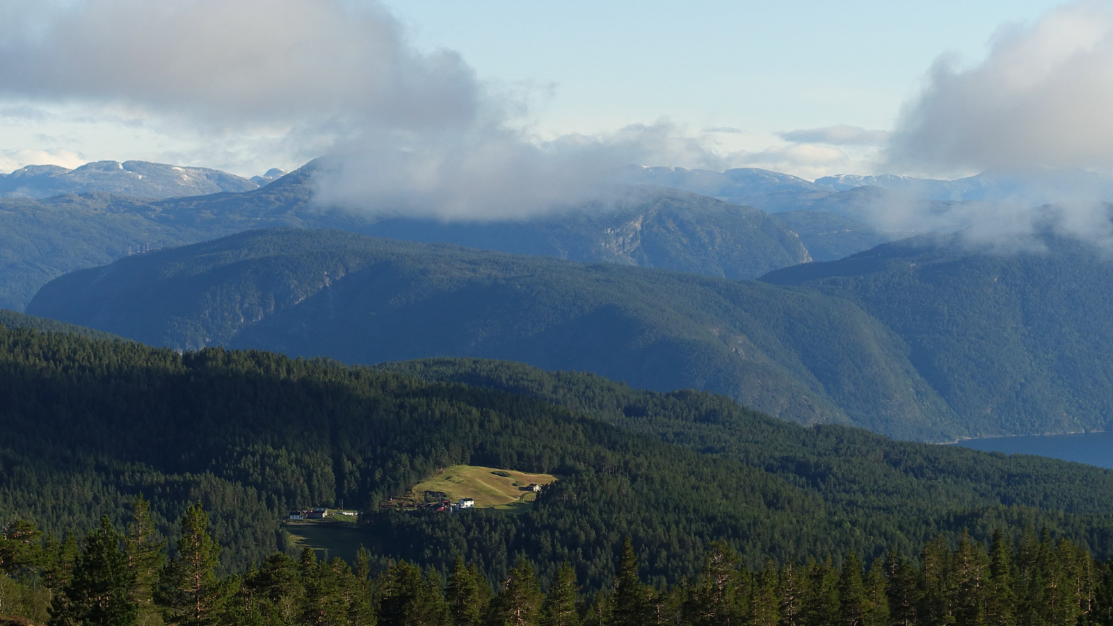 Klicke auf die Grafik für eine vergrößerte Ansicht

Name: 2025 Norge 0478.jpg
Ansichten: 488
Größe: 493,5 KB
ID: 3350654