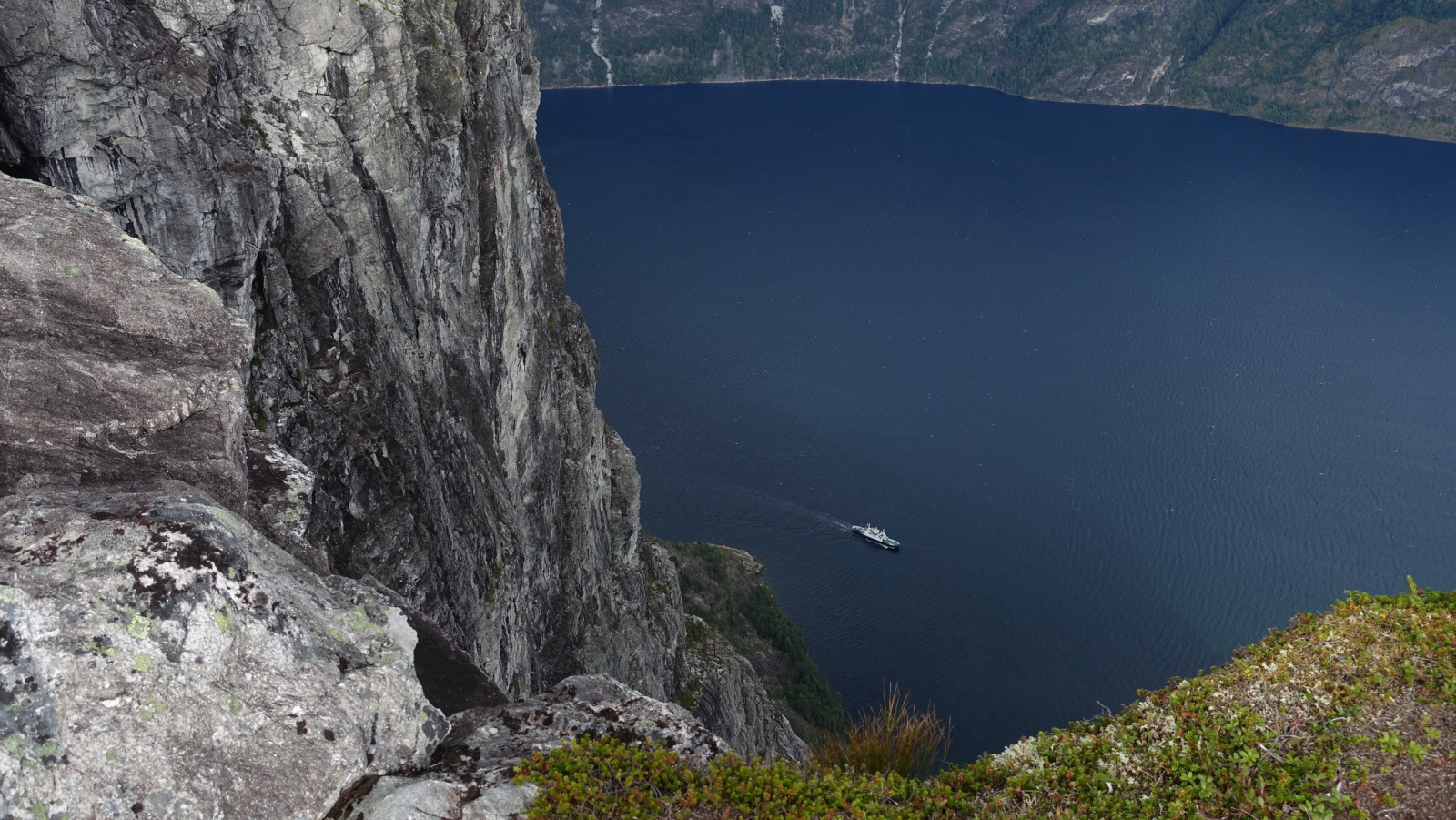 Klicke auf die Grafik für eine vergrößerte Ansicht

Name: 2025 Norge 0492.jpg
Ansichten: 487
Größe: 689,7 KB
ID: 3350669