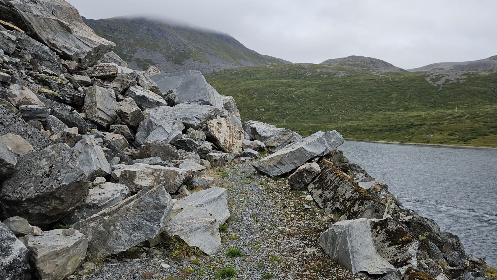 Klicke auf die Grafik für eine vergrößerte Ansicht

Name: 20250901_083939 Steine auf Straße.jpg
Ansichten: 196
Größe: 899,5 KB
ID: 3351101