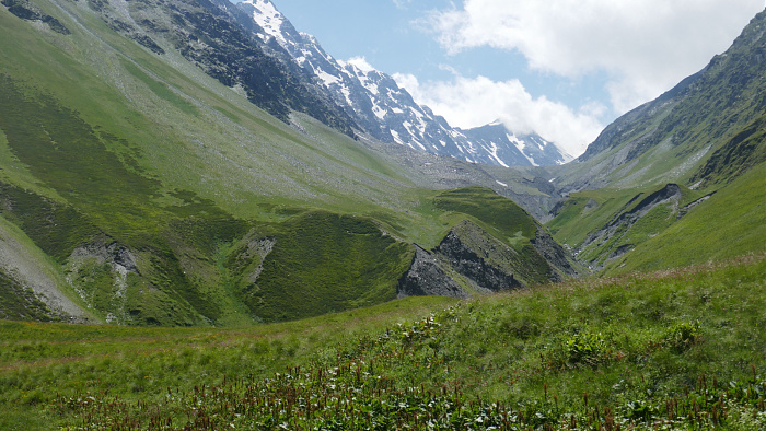 Klicke auf die Grafik für eine vergrößerte Ansicht  Name: Kaukasus0721.jpg Ansichten: 0 Größe: 804,0 KB ID: 3351368