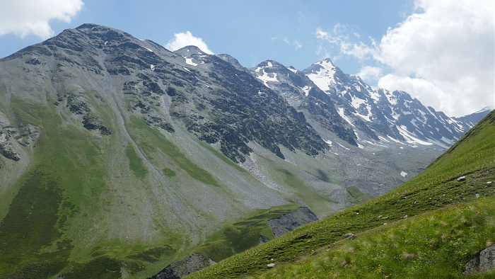 Klicke auf die Grafik für eine vergrößerte Ansicht  Name: Kaukasus0712.jpg Ansichten: 0 Größe: 693,0 KB ID: 3351369