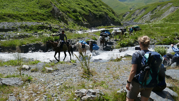 Klicke auf die Grafik für eine vergrößerte Ansicht  Name: Kaukasus0724.jpg Ansichten: 0 Größe: 1,01 MB ID: 3351374