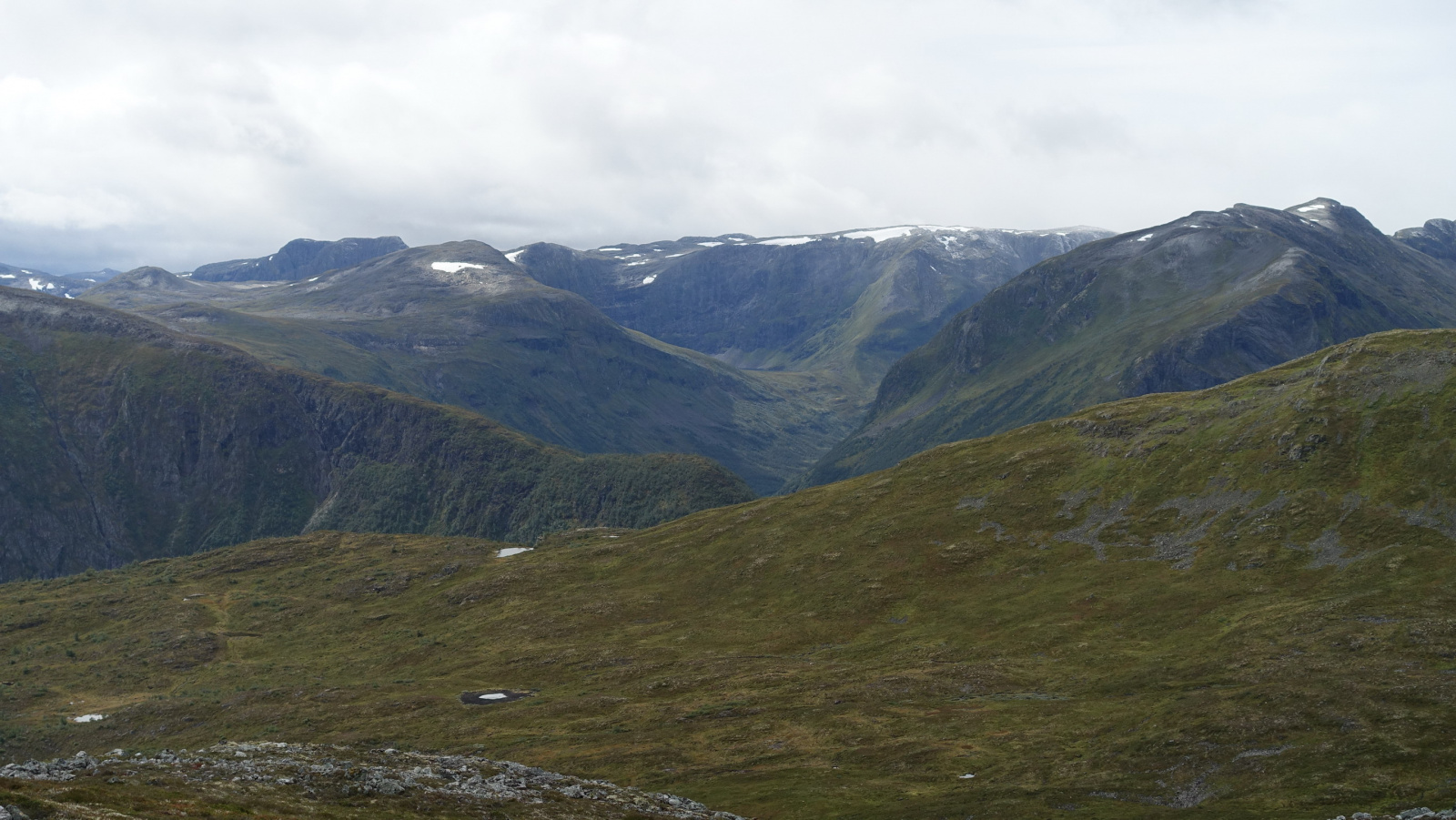 Klicke auf die Grafik für eine vergrößerte Ansicht

Name: 2025 Norge 0505.jpg
Ansichten: 341
Größe: 530,9 KB
ID: 3351465