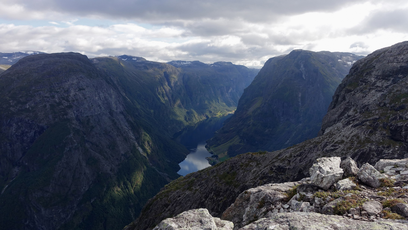 Klicke auf die Grafik für eine vergrößerte Ansicht

Name: 2025 Norge 0533.jpg
Ansichten: 343
Größe: 565,3 KB
ID: 3351490