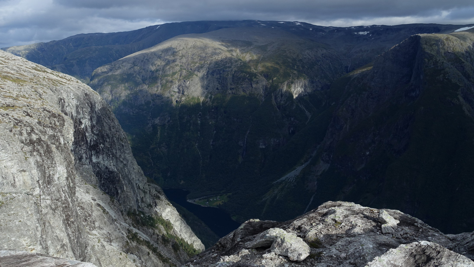 Klicke auf die Grafik für eine vergrößerte Ansicht

Name: 2025 Norge 0535.jpg
Ansichten: 331
Größe: 610,8 KB
ID: 3351536