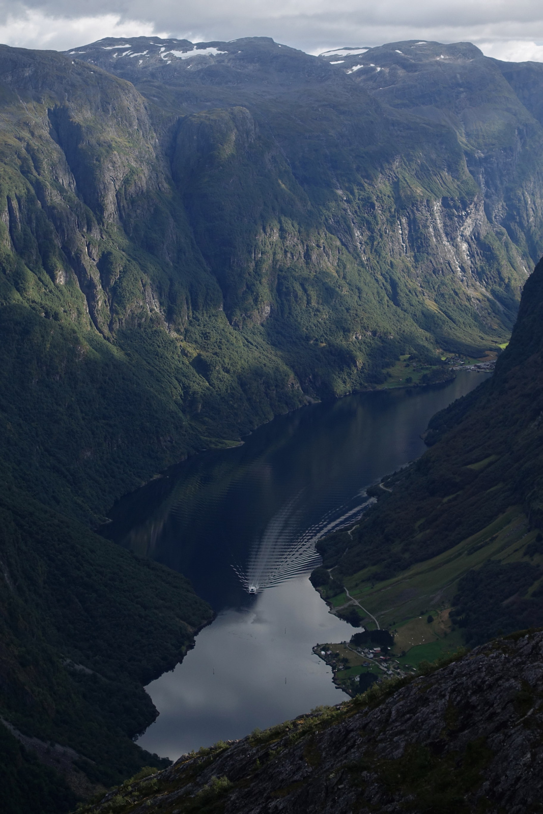 Klicke auf die Grafik für eine vergrößerte Ansicht

Name: 2025 Norge 0538.jpg
Ansichten: 316
Größe: 601,4 KB
ID: 3351538