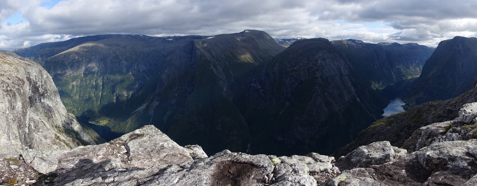 Klicke auf die Grafik für eine vergrößerte Ansicht

Name: 2025 Norge 0531.jpg
Ansichten: 315
Größe: 439,4 KB
ID: 3351541