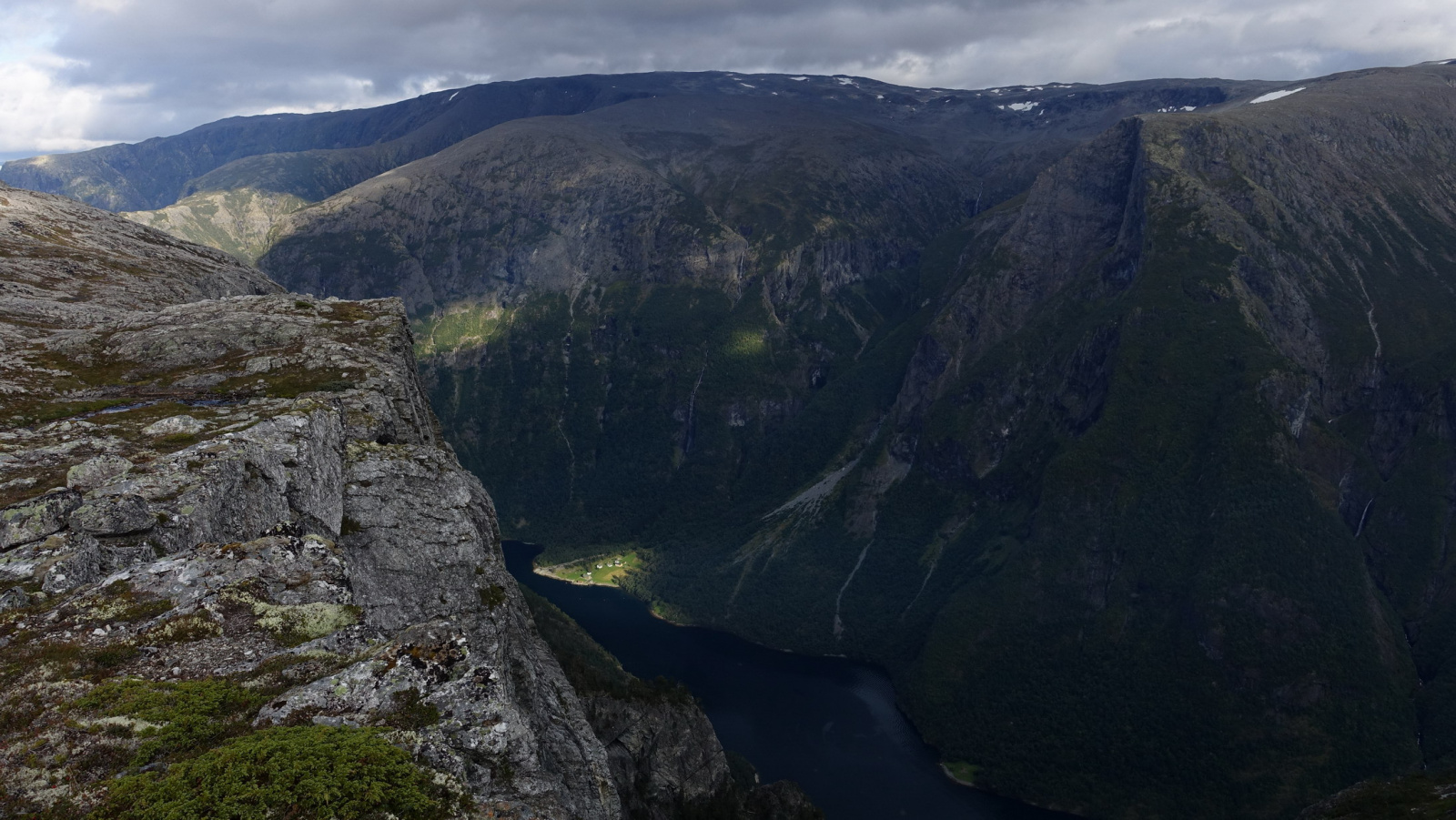 Klicke auf die Grafik für eine vergrößerte Ansicht

Name: 2025 Norge 0543.jpg
Ansichten: 311
Größe: 576,9 KB
ID: 3351542