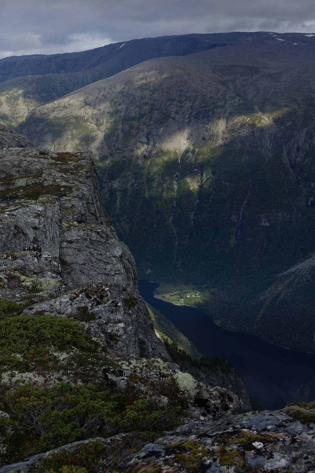 Klicke auf die Grafik für eine vergrößerte Ansicht

Name: 2025 Norge 0542.jpg
Ansichten: 313
Größe: 744,1 KB
ID: 3351544