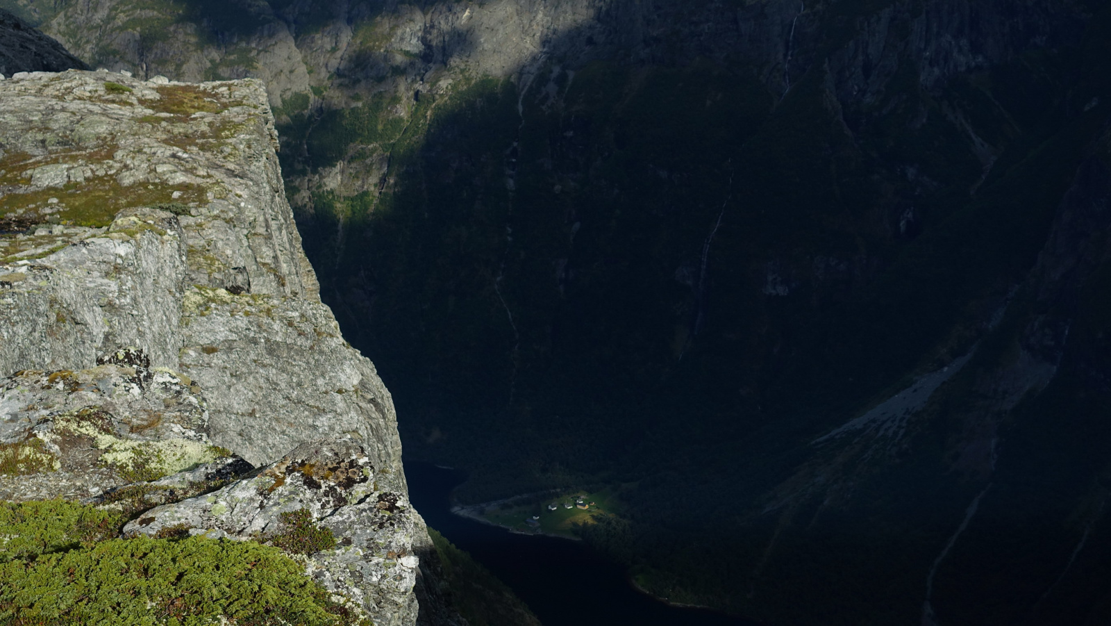 Klicke auf die Grafik für eine vergrößerte Ansicht

Name: 2025 Norge 0540.jpg
Ansichten: 311
Größe: 536,5 KB
ID: 3351545