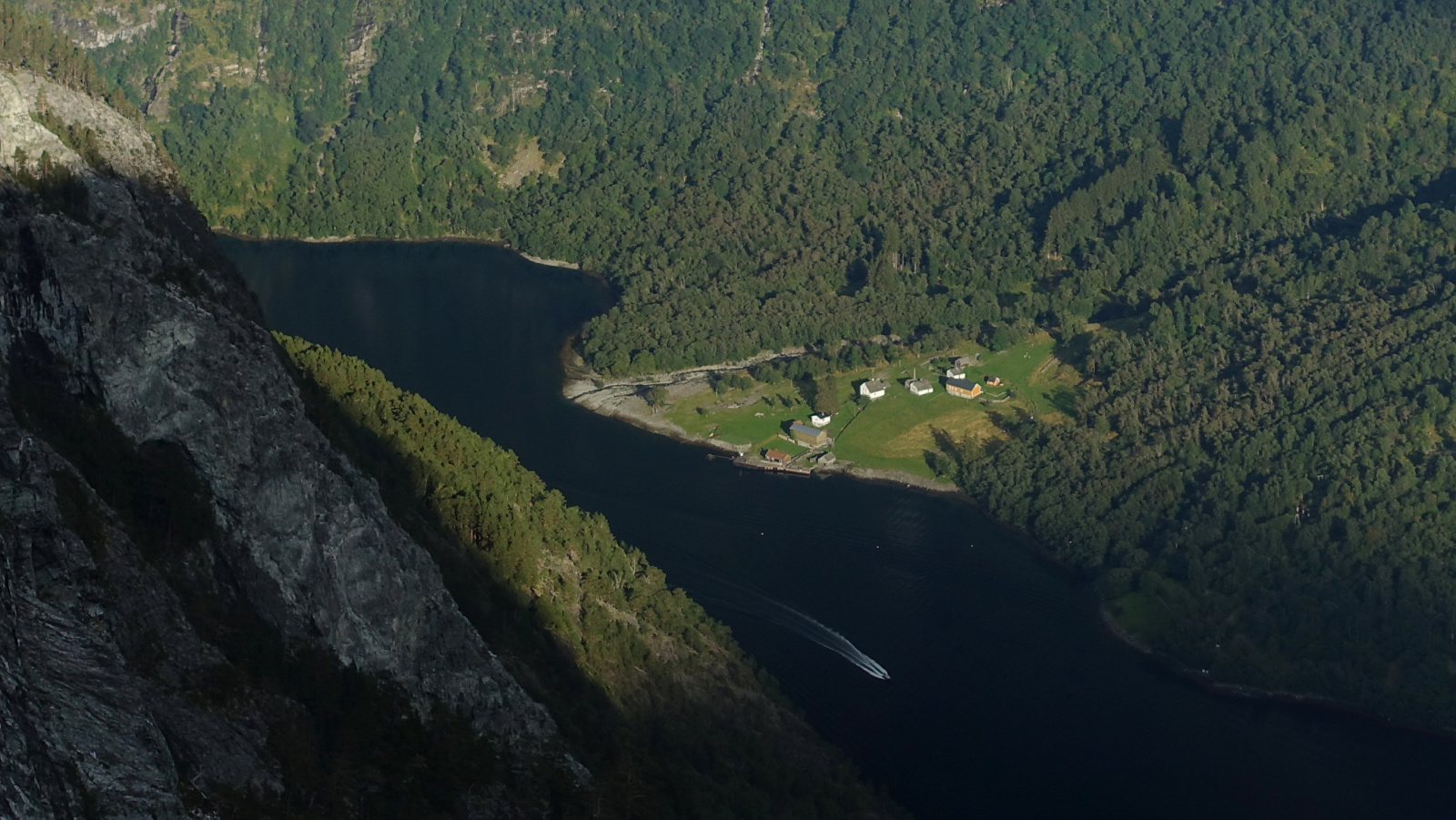 Klicke auf die Grafik für eine vergrößerte Ansicht

Name: 2025 Norge 0553.jpg
Ansichten: 310
Größe: 585,8 KB
ID: 3351549