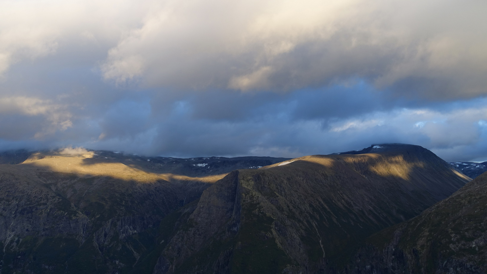 Klicke auf die Grafik für eine vergrößerte Ansicht

Name: 2025 Norge 0562.jpg
Ansichten: 303
Größe: 338,6 KB
ID: 3351555