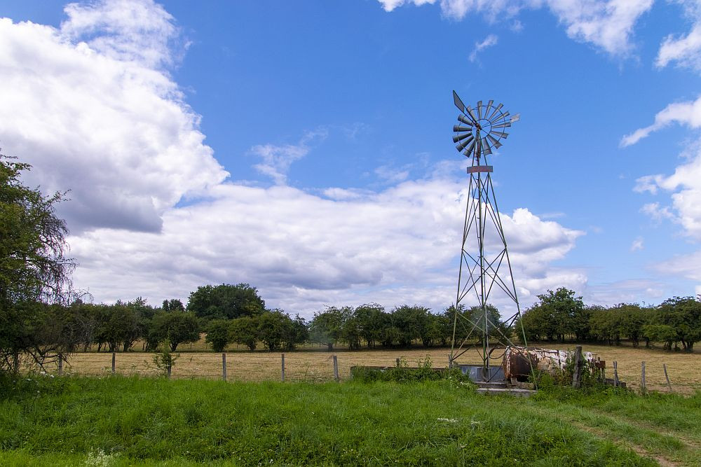 Klicke auf die Grafik für eine vergrößerte Ansicht  Name: 11 Der Weg nach Meroux ist landwirtschaftlich geprägt.jpg Ansichten: 0 Größe: 202,4 KB ID: 3352242