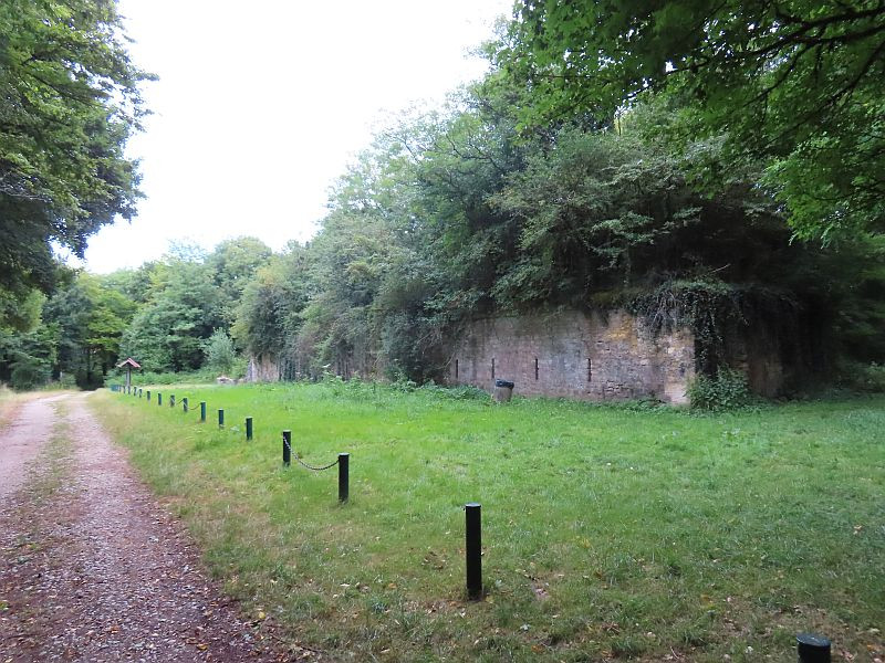 Klicke auf die Grafik für eine vergrößerte Ansicht  Name: 14 Die Réduit du Bosmont.jpg Ansichten: 0 Größe: 206,9 KB ID: 3352246