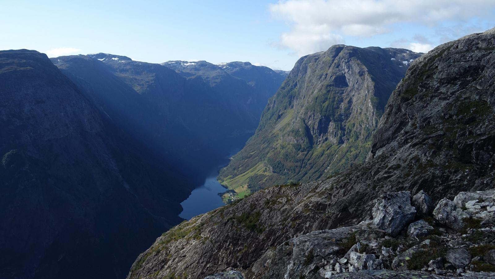 Klicke auf die Grafik für eine vergrößerte Ansicht

Name: 2025 Norge 0575.jpg
Ansichten: 391
Größe: 567,4 KB
ID: 3352765