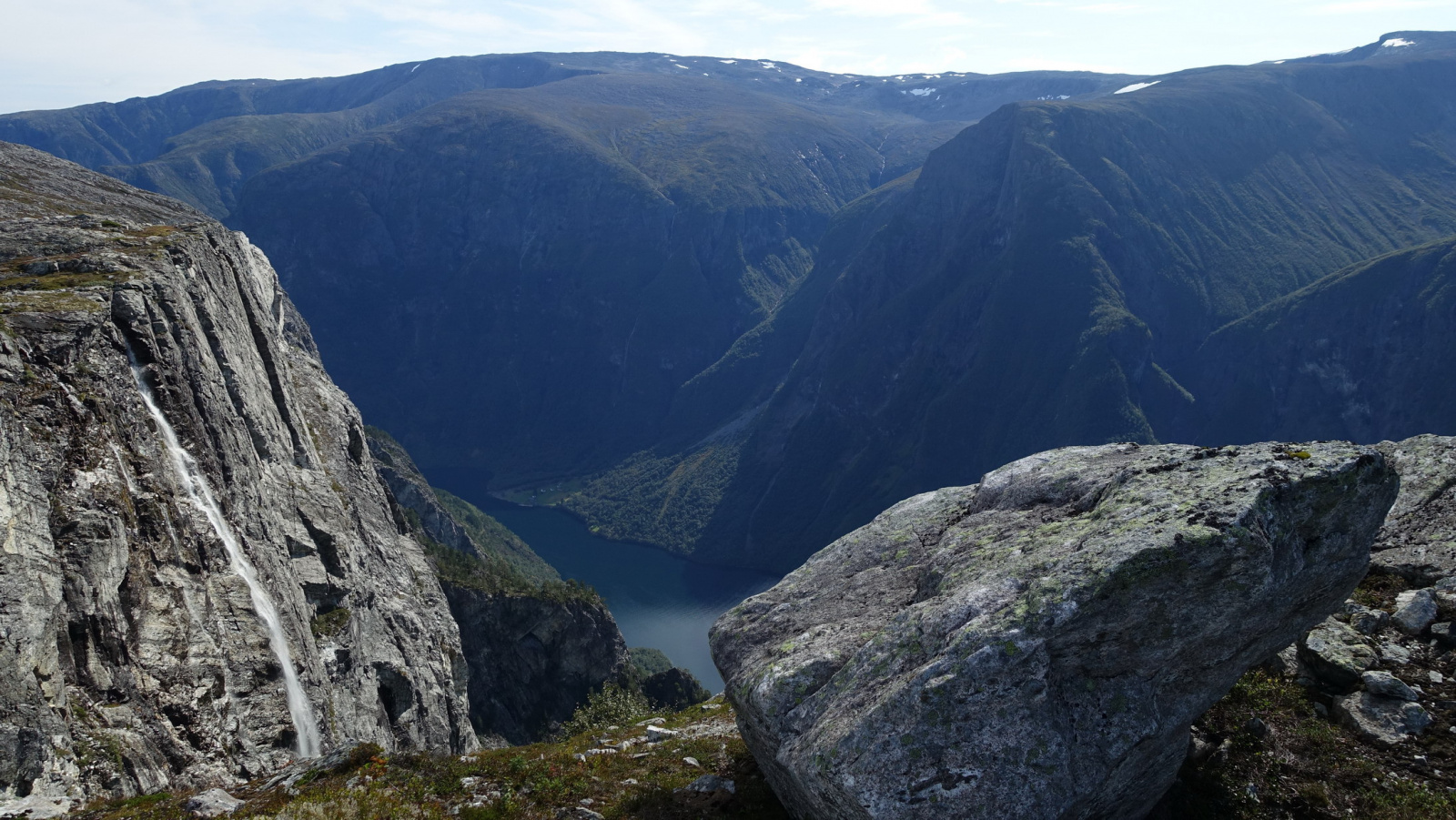 Klicke auf die Grafik für eine vergrößerte Ansicht

Name: 2025 Norge 0579.jpg
Ansichten: 393
Größe: 666,3 KB
ID: 3352769