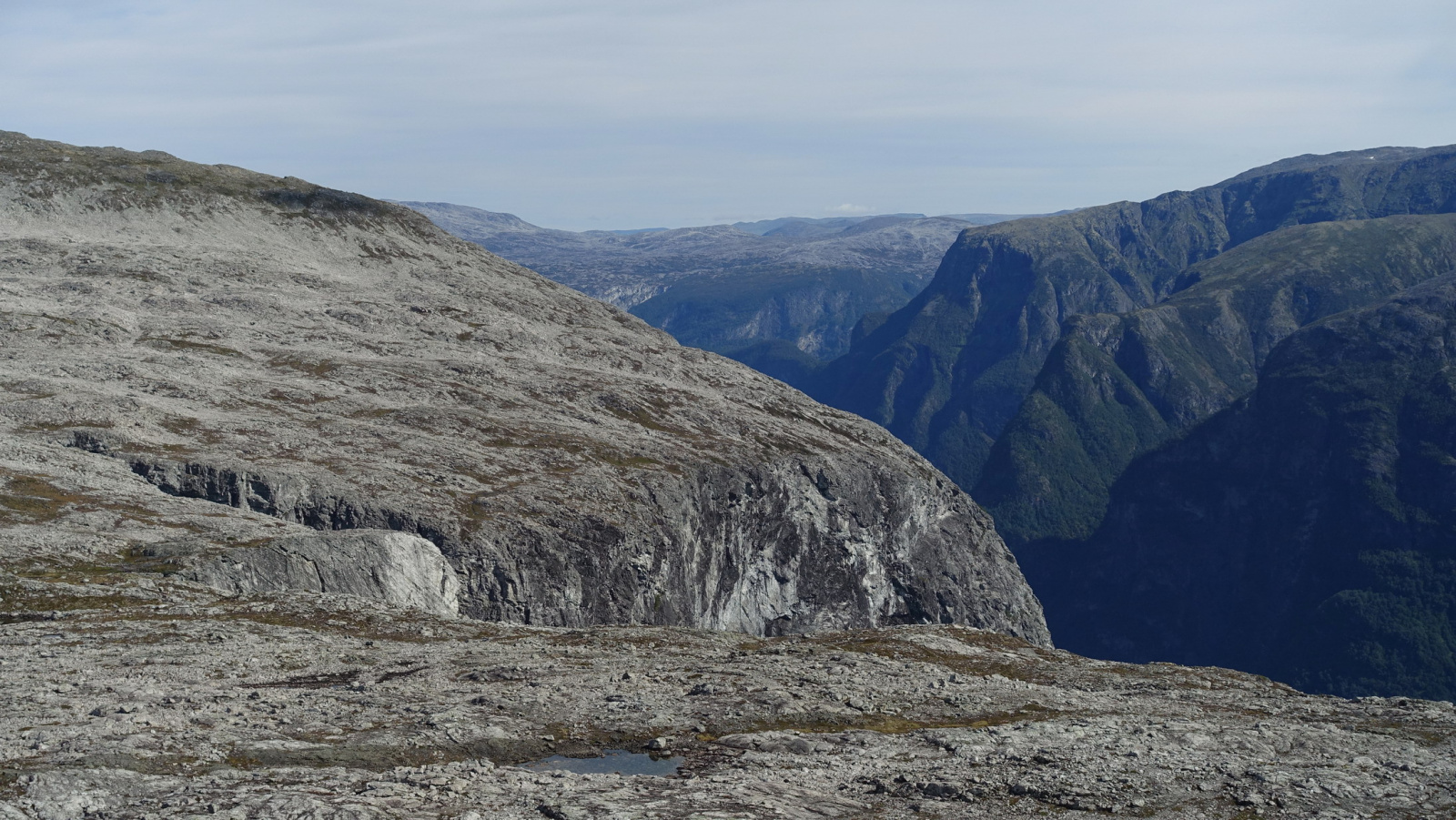 Klicke auf die Grafik für eine vergrößerte Ansicht

Name: 2025 Norge 0582.jpg
Ansichten: 398
Größe: 709,6 KB
ID: 3352771