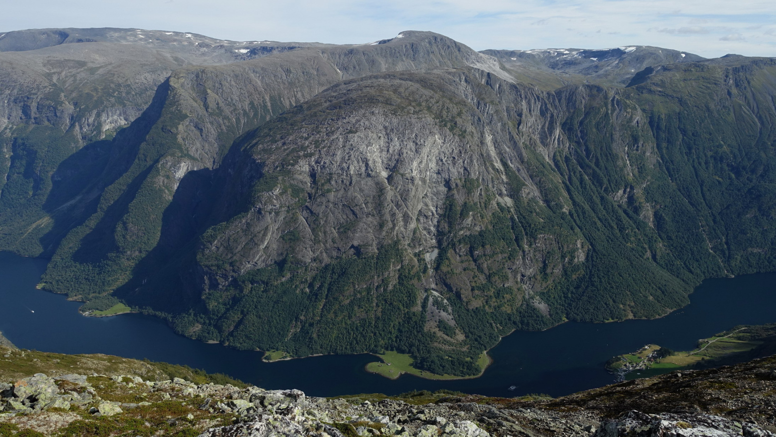 Klicke auf die Grafik für eine vergrößerte Ansicht

Name: 2025 Norge 0598.jpg
Ansichten: 401
Größe: 728,4 KB
ID: 3352794