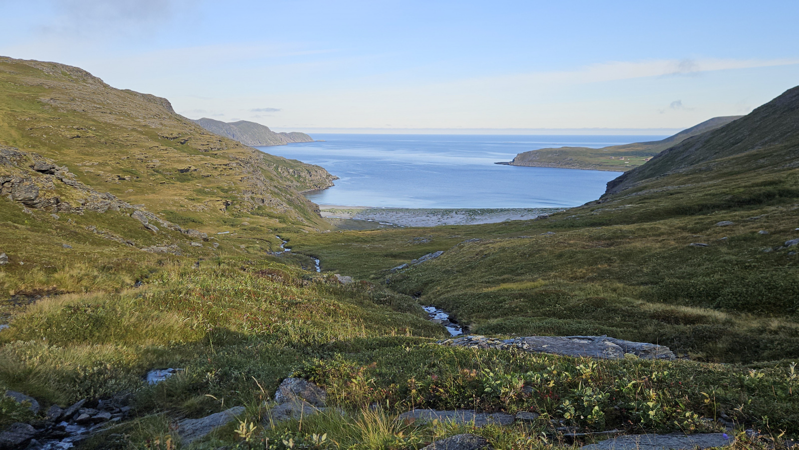 Klicke auf die Grafik für eine vergrößerte Ansicht

Name: 20250902_075529 Strandbucht von oben.jpg
Ansichten: 116
Größe: 767,3 KB
ID: 3353241