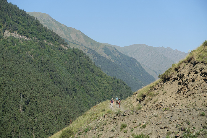 Klicke auf die Grafik für eine vergrößerte Ansicht  Name: Kaukasus0906.jpg Ansichten: 0 Größe: 894,0 KB ID: 3353862