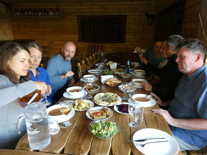 Klicke auf die Grafik für eine vergrößerte Ansicht  Name: Kaukasus0920.jpg Ansichten: 0 Größe: 678,6 KB ID: 3353868