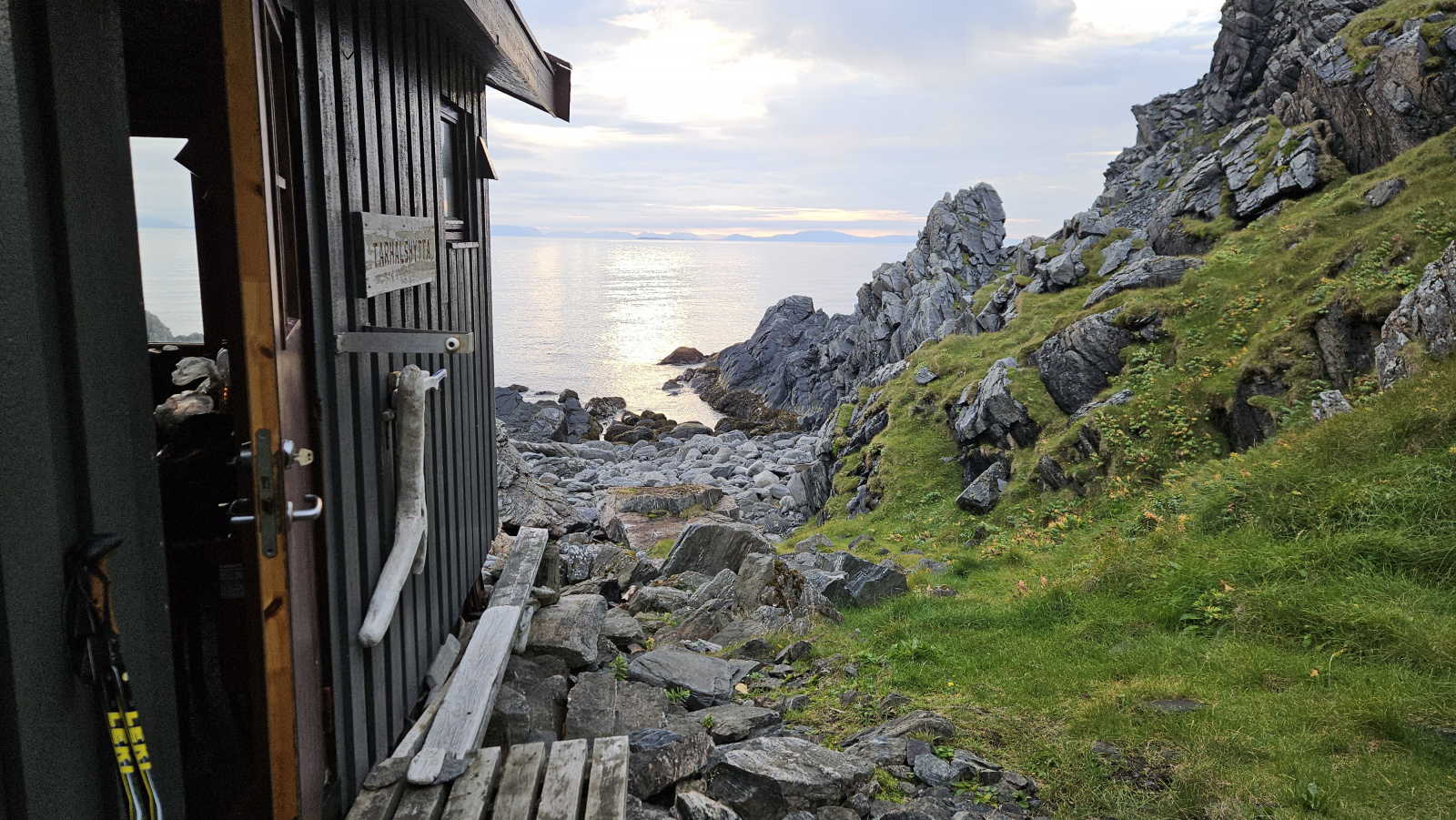 Klicke auf die Grafik für eine vergrößerte Ansicht

Name: 20250903_055608 Blick aus Hütte.jpg
Ansichten: 0
Größe: 865,2 KB
ID: 3354248