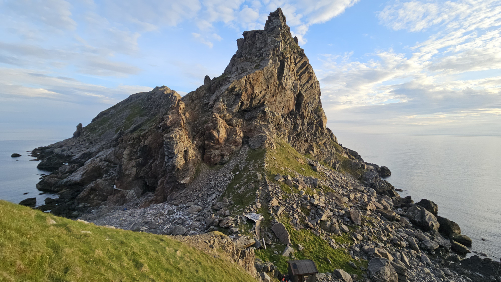 Klicke auf die Grafik für eine vergrößerte Ansicht

Name: 20250903_064316 Felsen mit Hütte.jpg
Ansichten: 0
Größe: 671,7 KB
ID: 3354249
